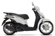 مميزات وسعر دراجة نارية بياجيو سكوتر Piaggio Liberty 125 Abs 2021