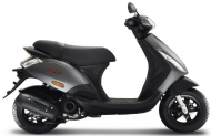 مميزات وسعر دراجة نارية بياجيو سكوتر Piaggio Zip 50 4t 2019